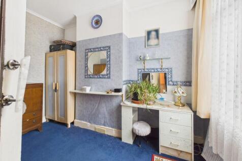 14. CAM04922G0-PR0093-STILL023