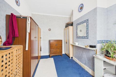 15. CAM04922G0-PR0093-STILL022