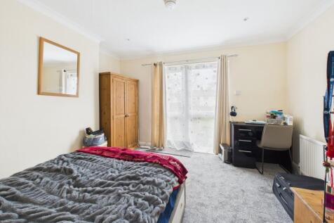 9. CAM04922G0-PR0091-STILL007