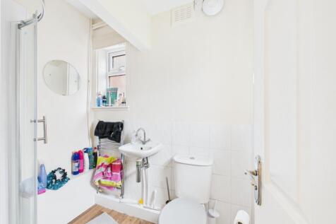 11. CAM04922G0-PR0091-STILL004