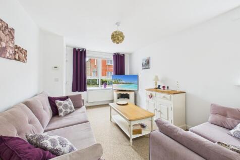 4. CAM04922G0-PR0095-STILL012