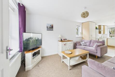 5. CAM04922G0-PR0095-STILL014