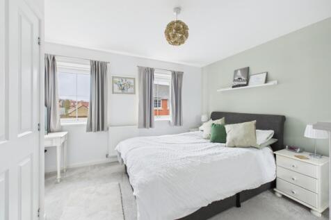 10. CAM04922G0-PR0095-STILL022