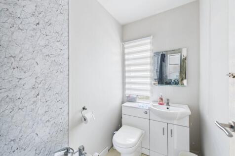 14. CAM04922G0-PR0094-STILL029