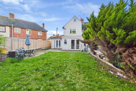 17. CAM04922G0-PR0094-STILL033