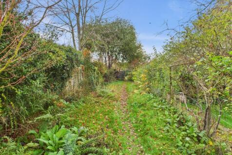 21. CAM04922G0-PR0086-STILL029