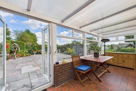 Sun Room b