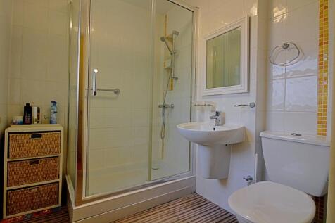Bathroom - Watling Road - Matt Clinton EweMove Ken