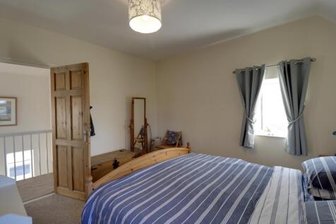 Bed 1 b