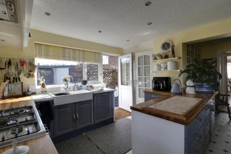 Kitchen b