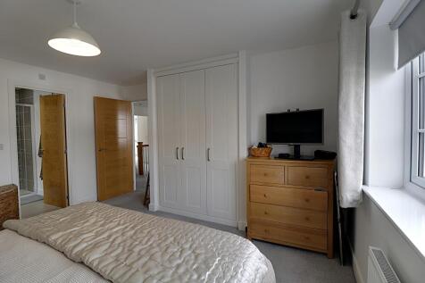 Bed 1 b