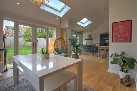 Dining Room Amherst Road - Matt Clinton EweMove Ke