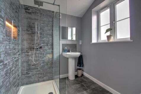 Ensuite - Amherst Road - Matt Clinton EweMove Keni