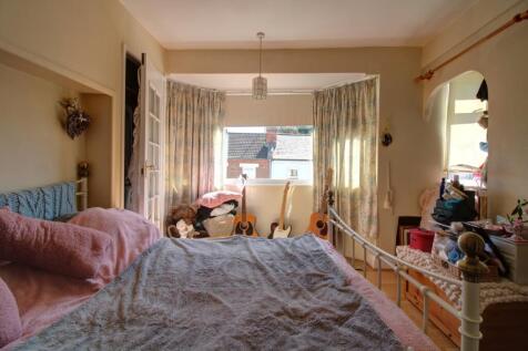Bedroom 1 - Henry Street - Matt Clinton - EweMove 