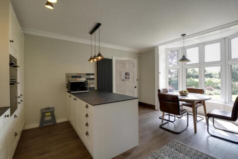 Kitchen f