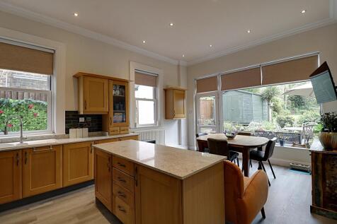 Kitchen b