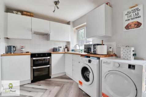 Kitchen - EweMove Cannock