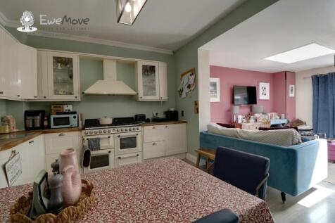 Kitchen b