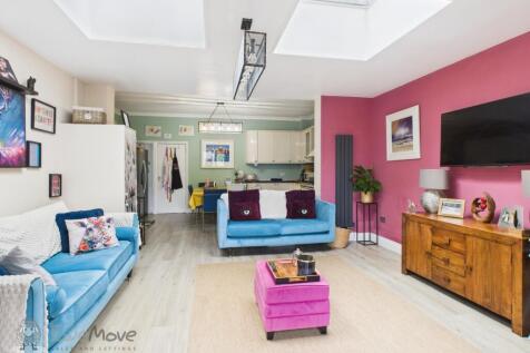 Family Room c