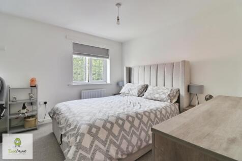 Bedroom 1 - EweMove Cannock