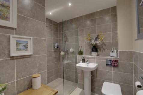 Shower Room b