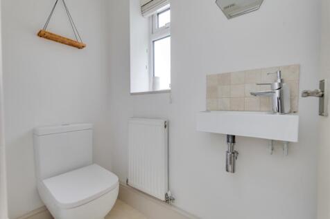 Downstairs Toilet 