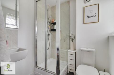 Ensuite - EweMove Cannock