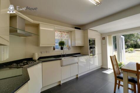Kitchen b