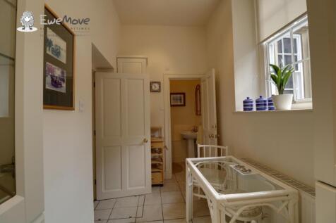 Dining Area b