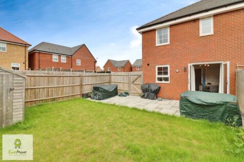Back garden - EweMove Cannock