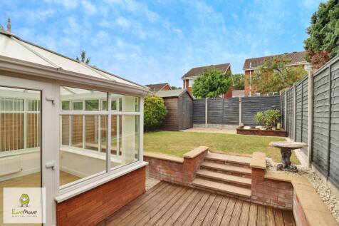 Garden - EweMove Cannock
