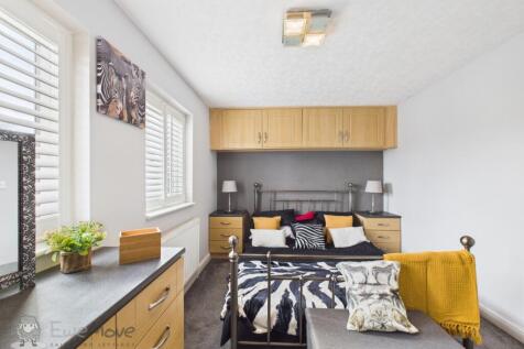 Bed 1 b