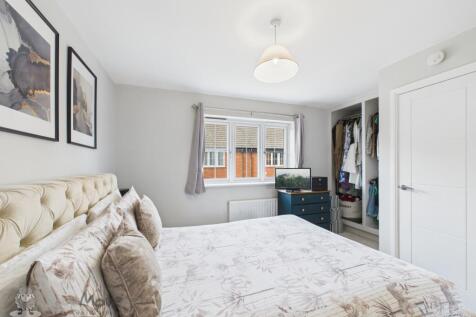 Bed 1 b