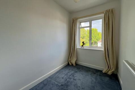 single bedroom to front of house