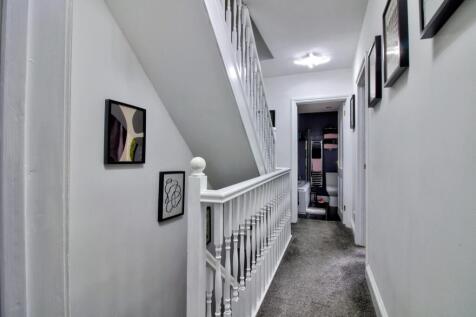 Landing  - Park Road - Matt Clinton EweMove Kenilw