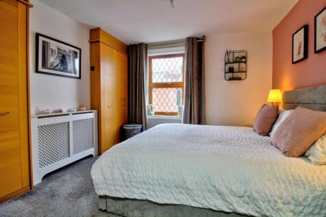 Bedroom  - Park Road - Matt Clinton EweMove Kenilw