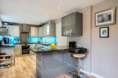 1373750-9-690252aac41e4