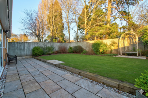 Garden AI Enhanced - Pencraig Close - Matt Clinton