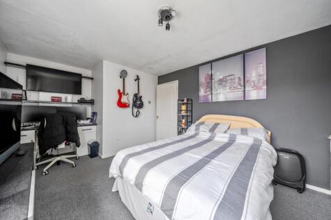 1392932-13-69400b75b7bca