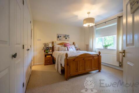 Principal Bedroom with Ensuite and Built-In Wardro