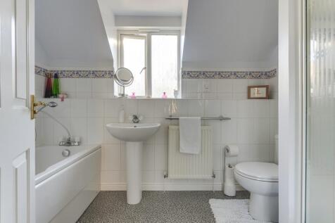 Ensuite to Bedroom two