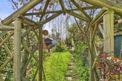 Garden- Mark Stephens EweMove Newmarket and Soham 
