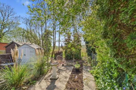 Garden- Mark Stephens EweMove Newmarket and Soham 
