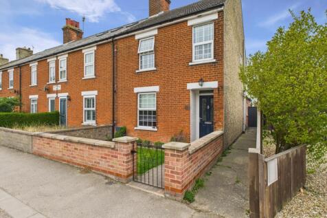 Front of house- Mark Stephens EweMove Newmarket an