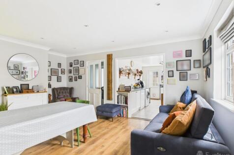 Dining room- Mark Stephens EweMove Newmarket and S