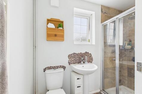 Upstairs bathroom- Mark Stephens EweMove Newmarket