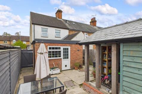 Rear of house- Mark Stephens EweMove Newmarket and