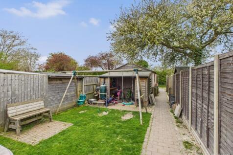Garden- Mark Stephens EweMove Newmarket and Soham 