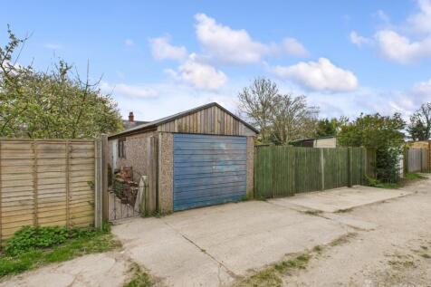 Garage- Mark Stephens EweMove Newmarket and Soham 
