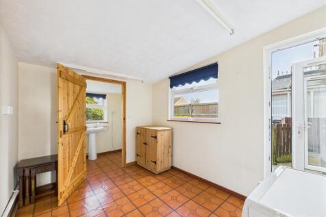 Utility Cloakroom- Mark Stephens EweMove Newmarket